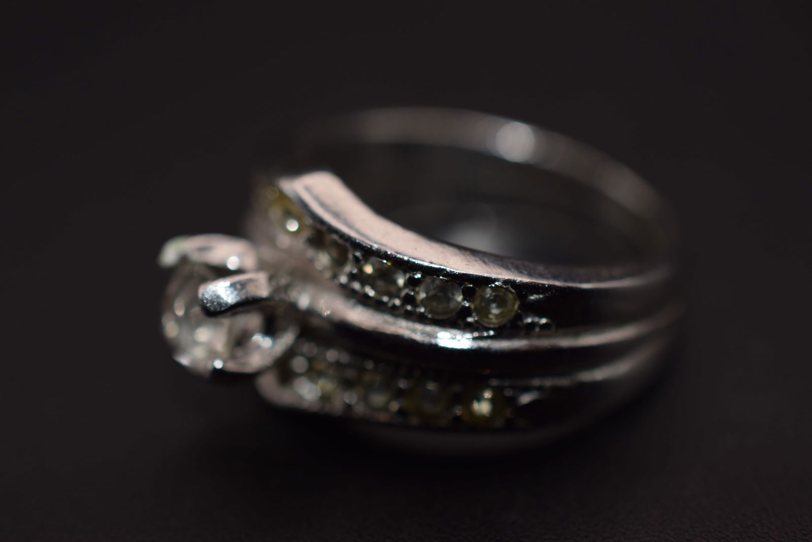 Solitaire Rhinestone Ring Vintage Size 6 Lot# DG 808 (1 of 2)