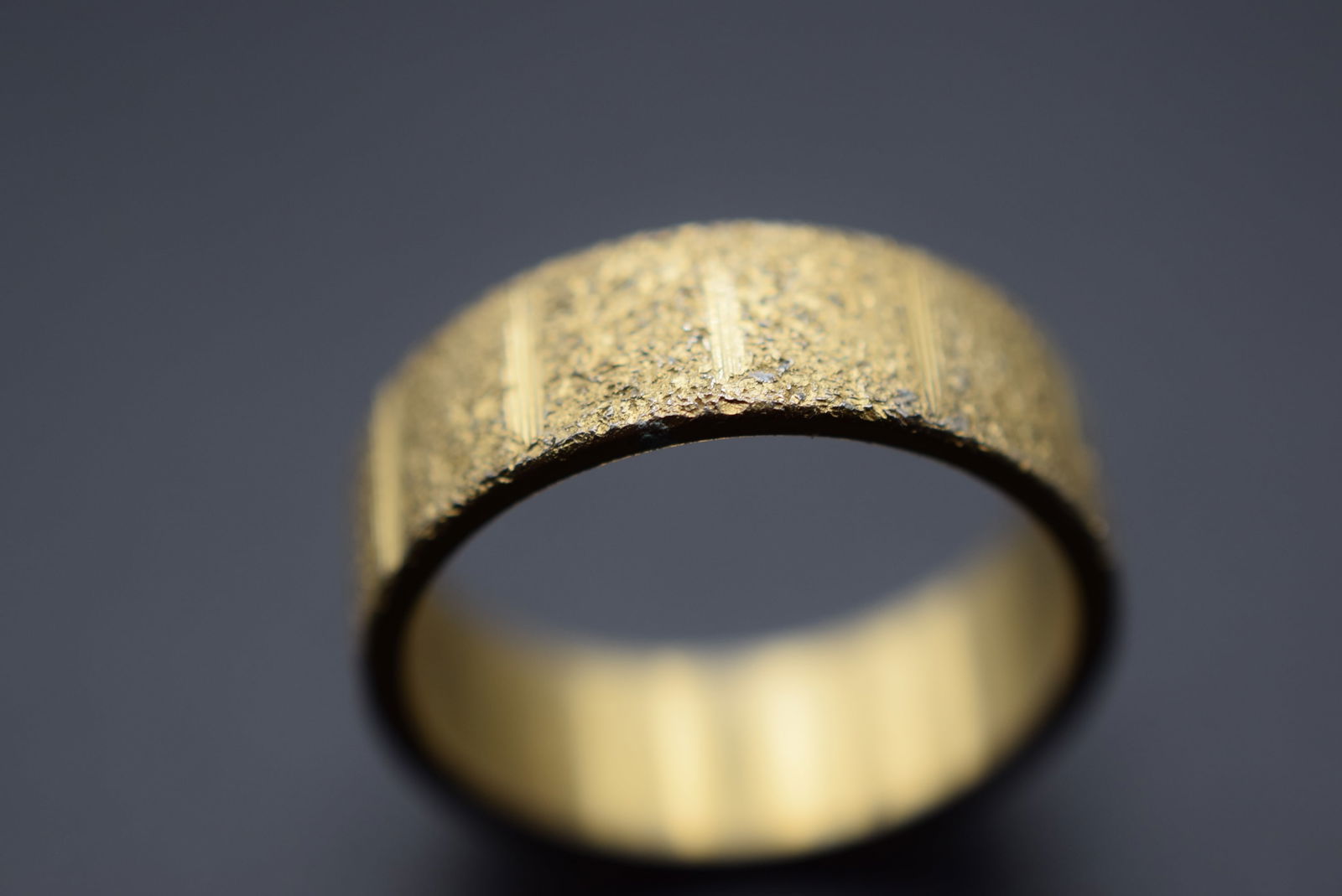 1970's Vintage Brushed Ring signed inside Size 8 Lot# DG 825 (1 of 3)