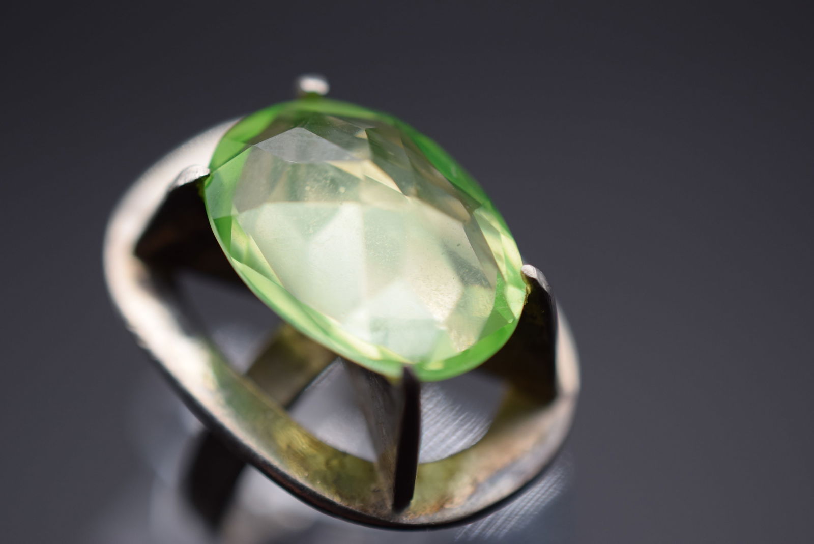 Peridot One Size Huge Cocktail Ring Sterling Silver 925 Lot 847 (1 of 5)