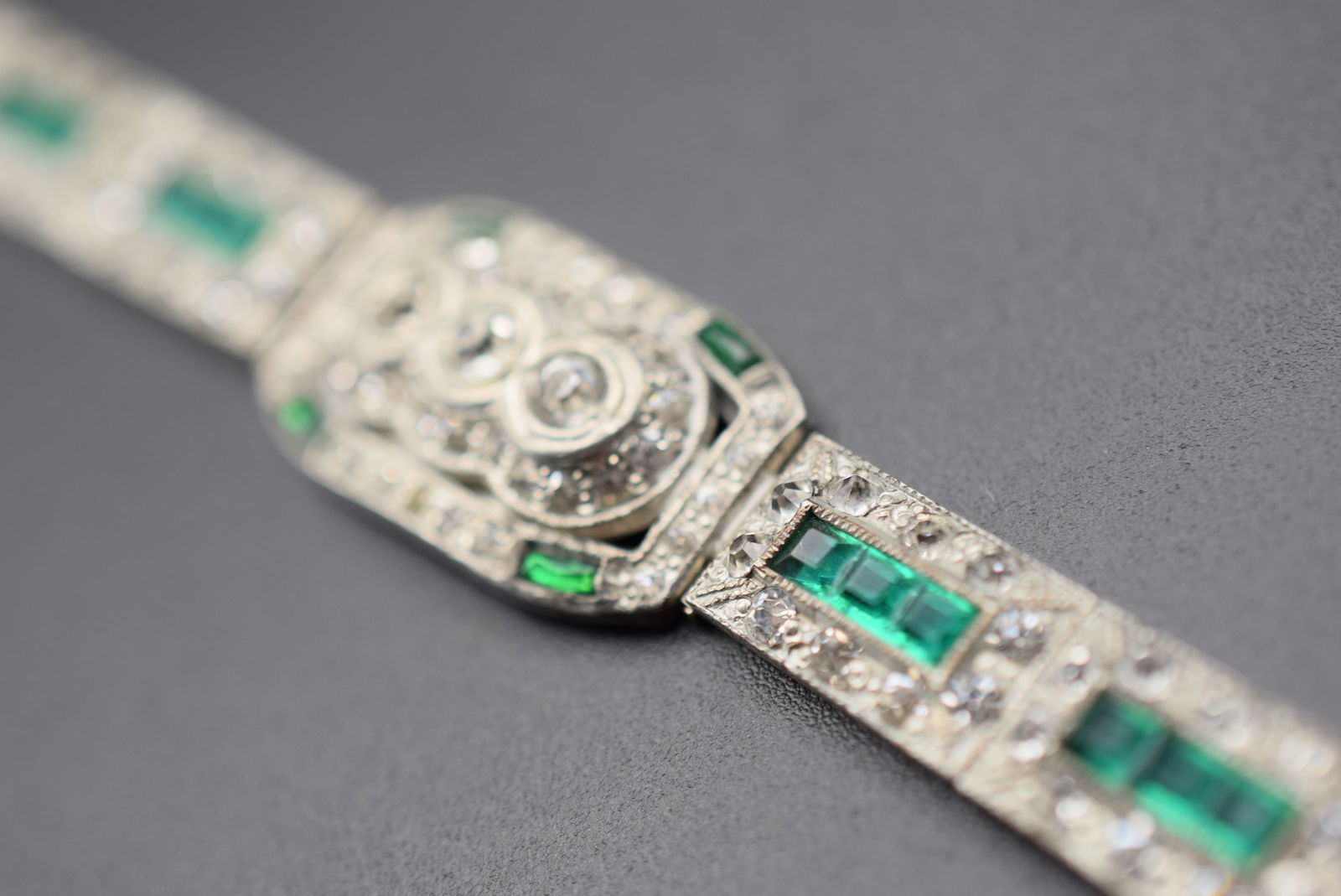 Art Deco Emerald Green Rhinestone Stunning Pot Metal Bracelet Vintage Lot# DG 880 (1 of 6)