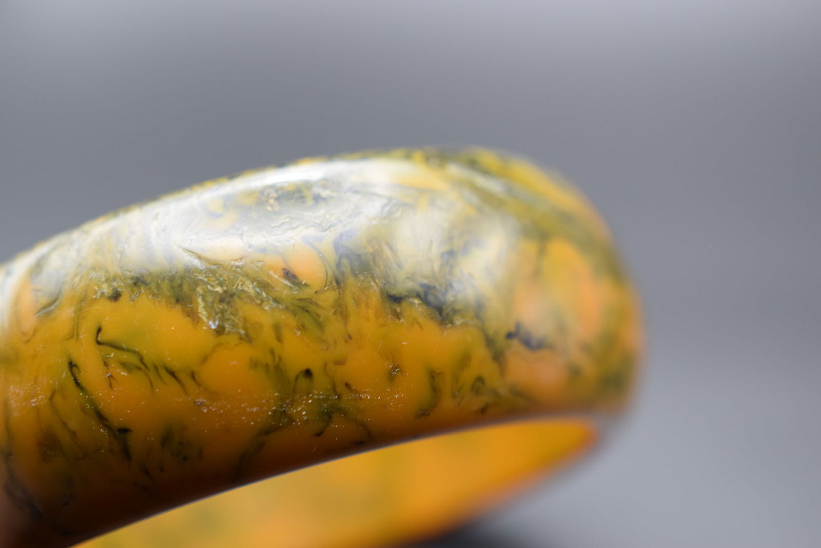 Mottled Green and Dijon colored Bangle Bracelet Vintage Lot# DG 887 (1 of 4)