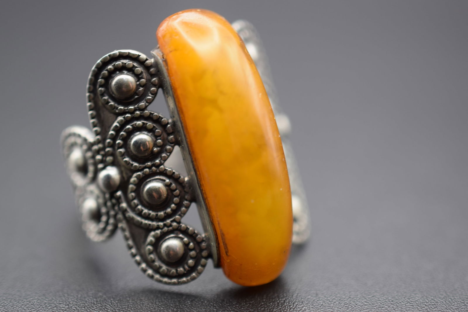 Middle Eastern Hammered Dot Sterling Genuine Amber Vintage Ring Size 10 Lot# DG 905 (1 of 8)