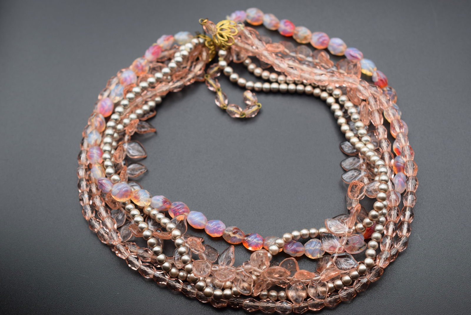 Pink Art Glass Leaves Pearls and Opalescent Pink 2 color bead Necklace Vintage Lot# DG 917 (1 of 7)