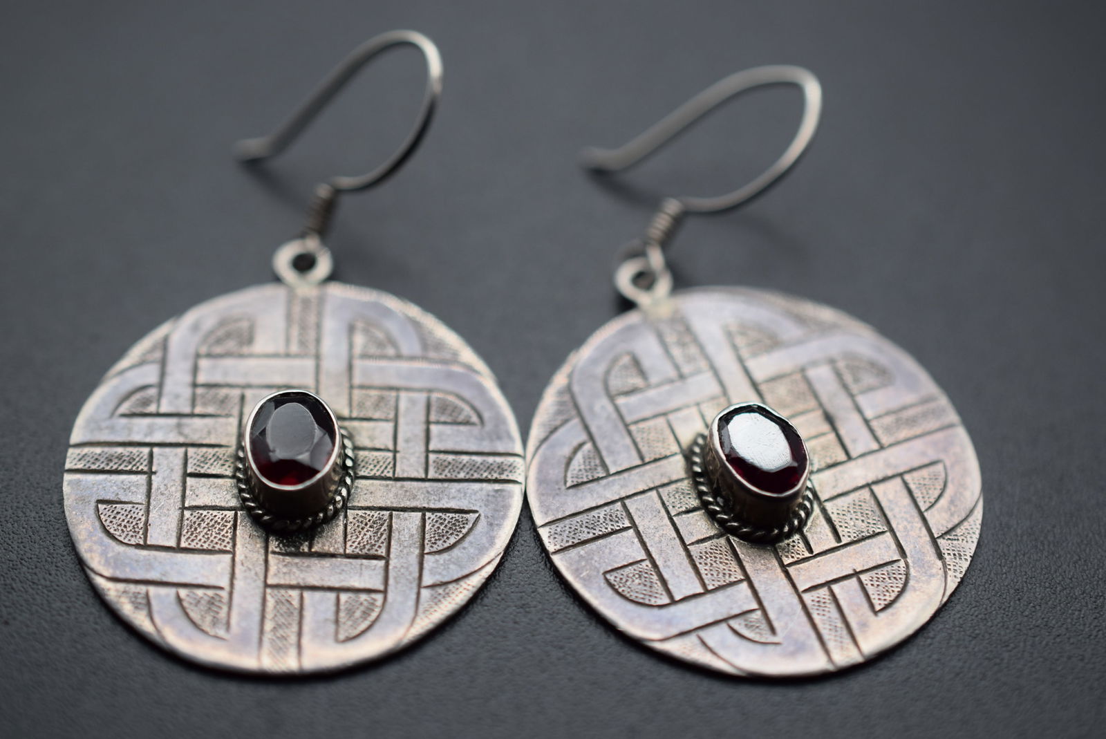 Garnet Disk Sterling Silver 925 Pierced Earrings Lot 923 (1 of 4)