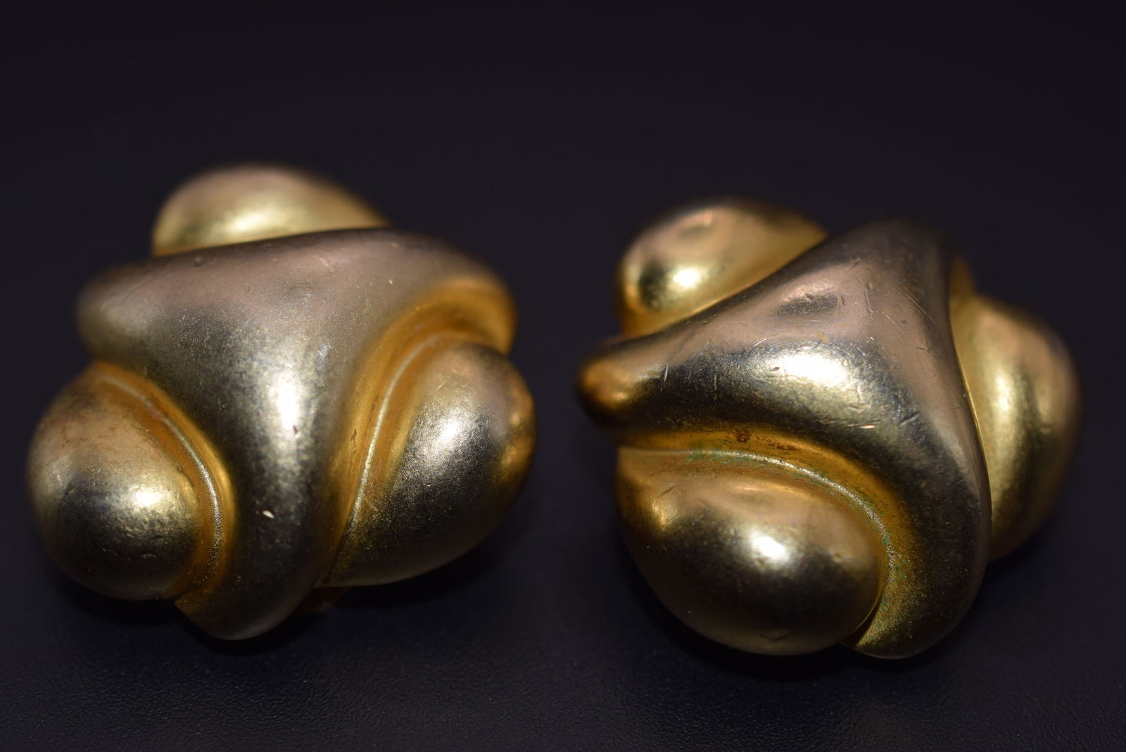 Kenneth J Lane KJL Vintage Clip Earrings Lot 928: Kenneth J Lane KJL Vintage Clip Earrings measures 1 1/4" x 1 1/8" signed KJL