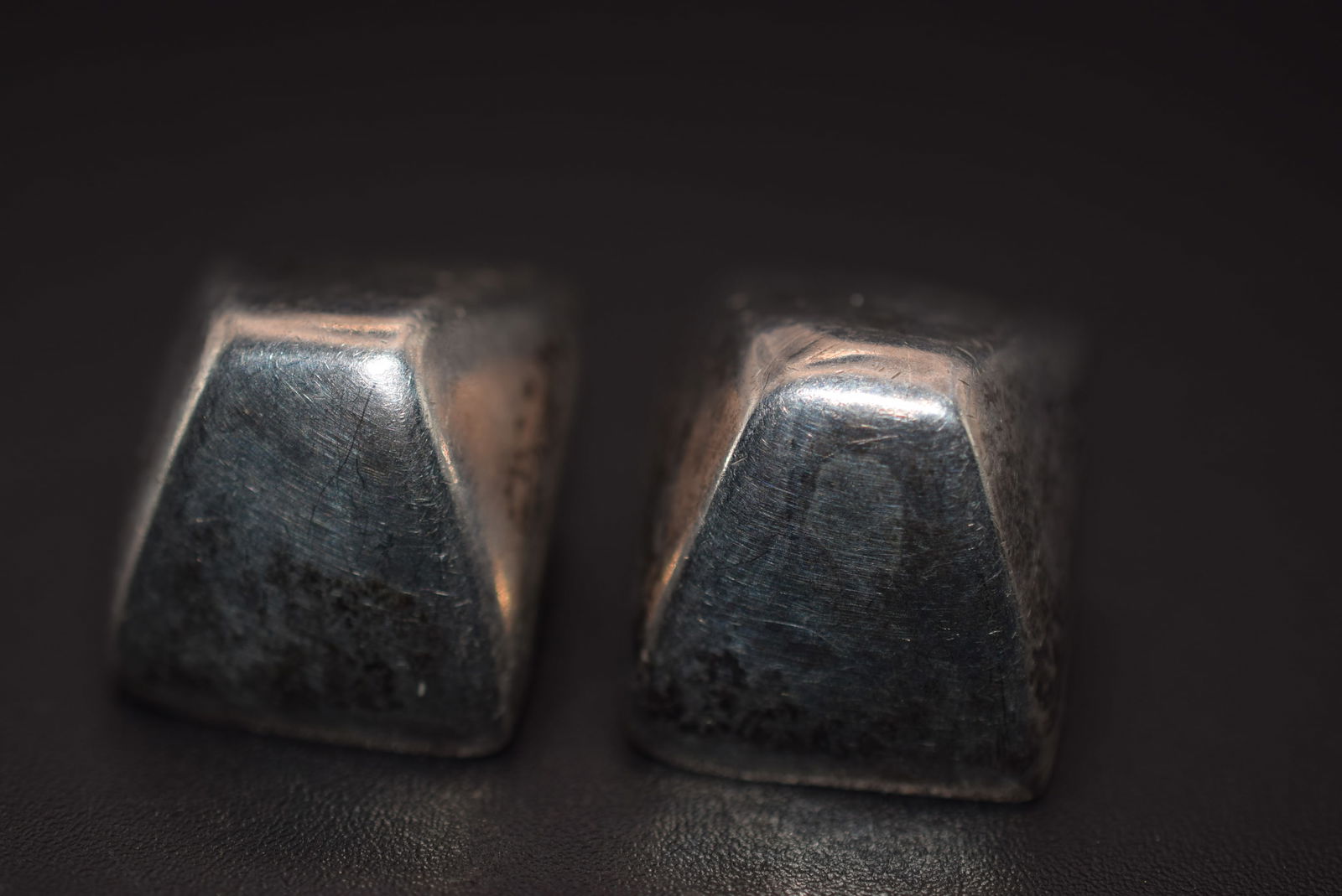 Mexico Pyramid Sterling Silver 925 Clip Earrings Lot 929: Mexico Pyramid Sterling Silver 925 Clip Earrings Weighs 13.42 grams measures 1" x 3/4" signed 925 Mexico TR-43 MC