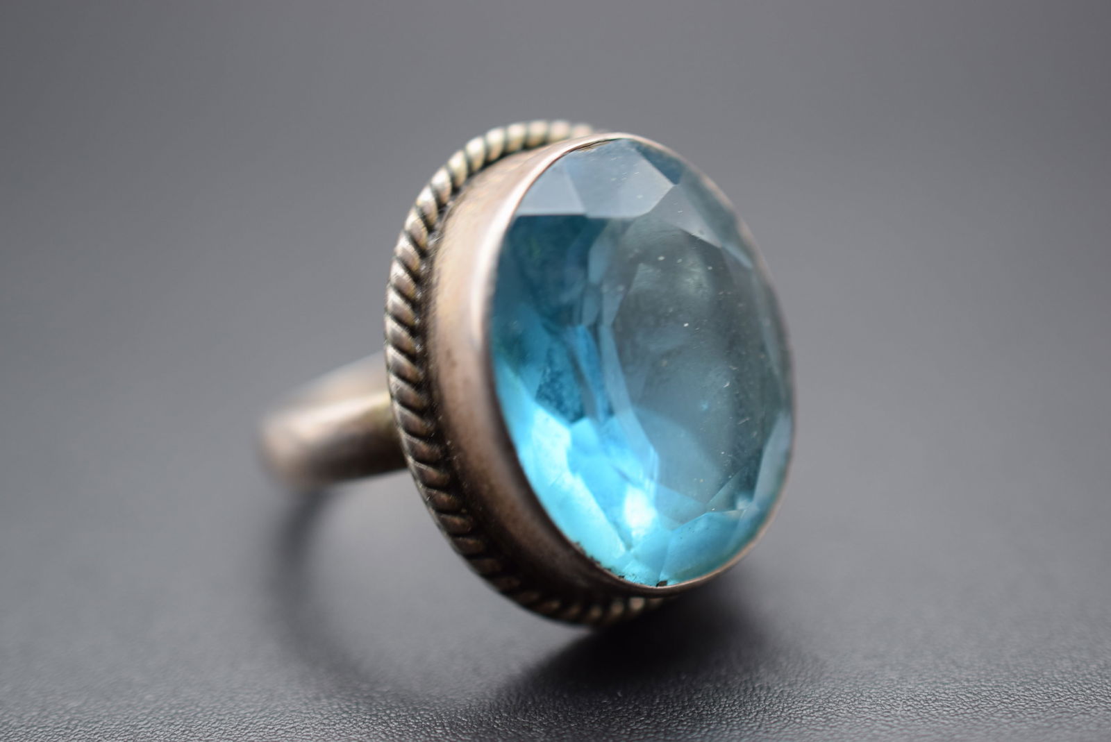 Sterling Huge Turquoise Vintage Ring Size 8 Lot# DG 939 (1 of 4)