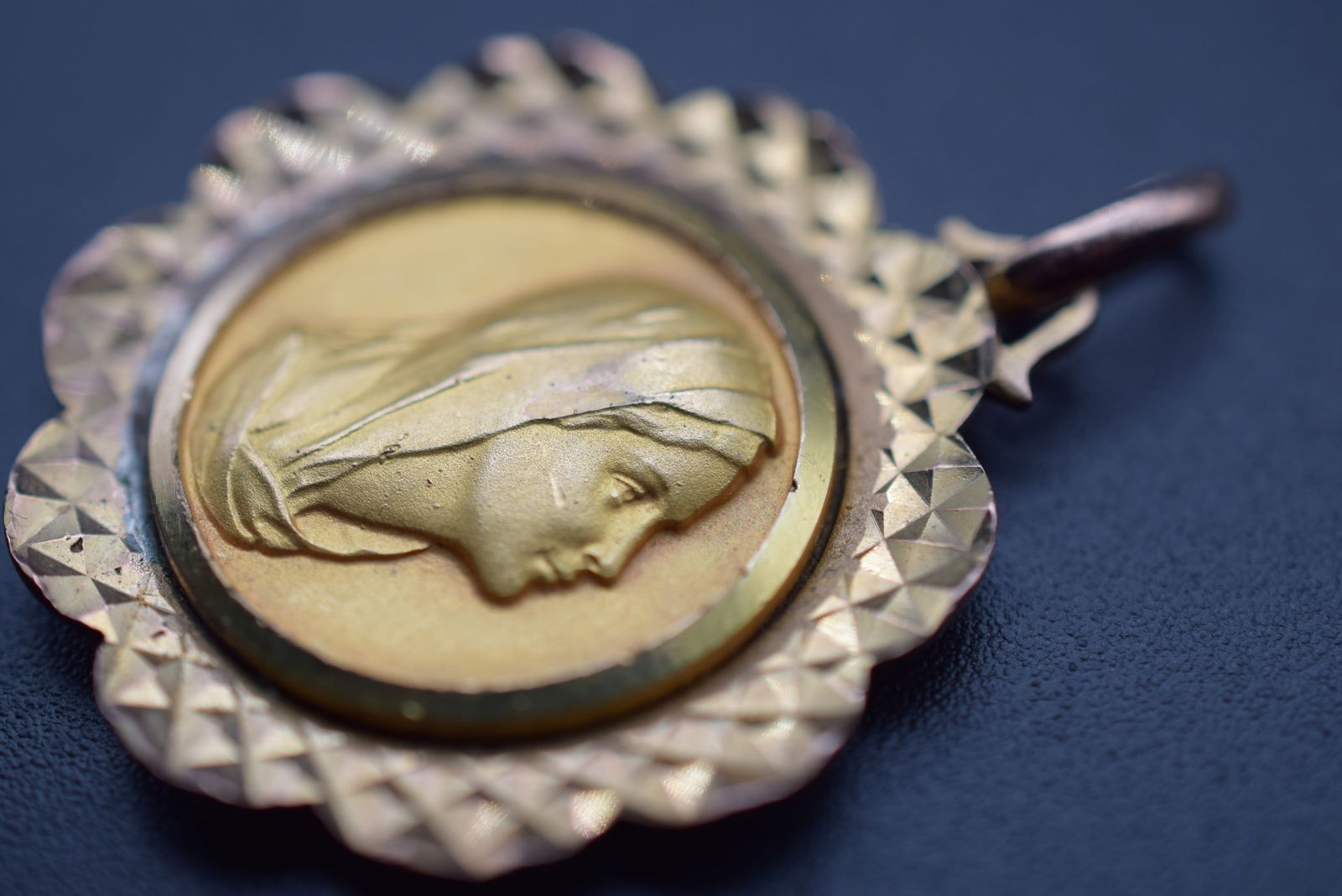 Religious Charm Pendant Vintage Lot 948 (1 of 4)