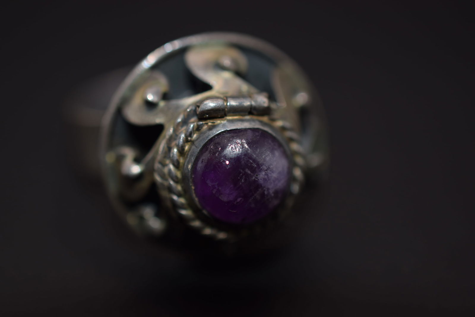 Mexico Poison Ring Amethyst One Size Signed Maker Sterling Silver 925 Lot 963 (1 of 4)