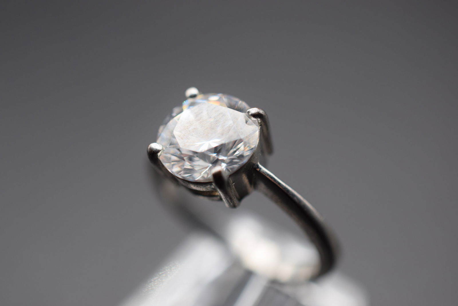 Huge Solitaire Ring Size 9 Lot# DG 966 (1 of 5)