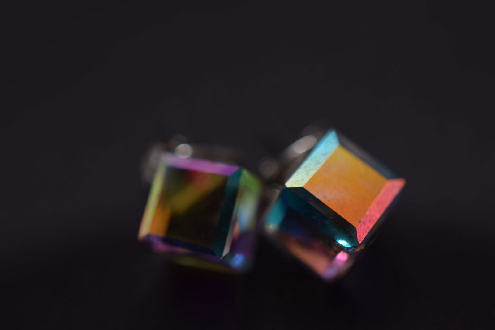 Crystal Cube Stud Swarovski Pierced Earrings Lot 994: Crystal Cube Stud Swarovski Pierced Earrings measures 1/4"