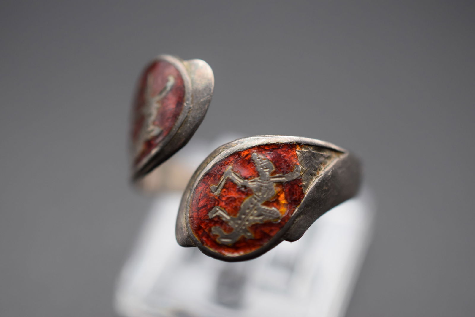 Red Siam Sterling Niello Enamel Ring one Size Vintage Lot# DG 1017: Red Siam Sterling Niello Enamel Ring one Size Vintage measures 7/8" across the top signed Sterling inside weighs 3.84 grams