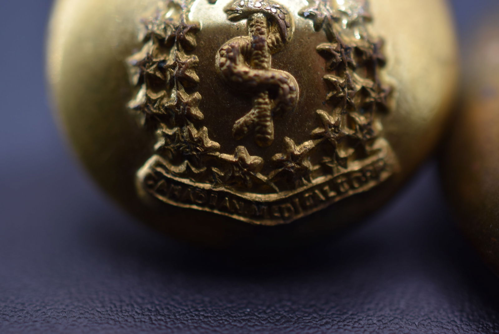 Vintage Canada Military Buttons Medic Lot 1027 (1 of 4)