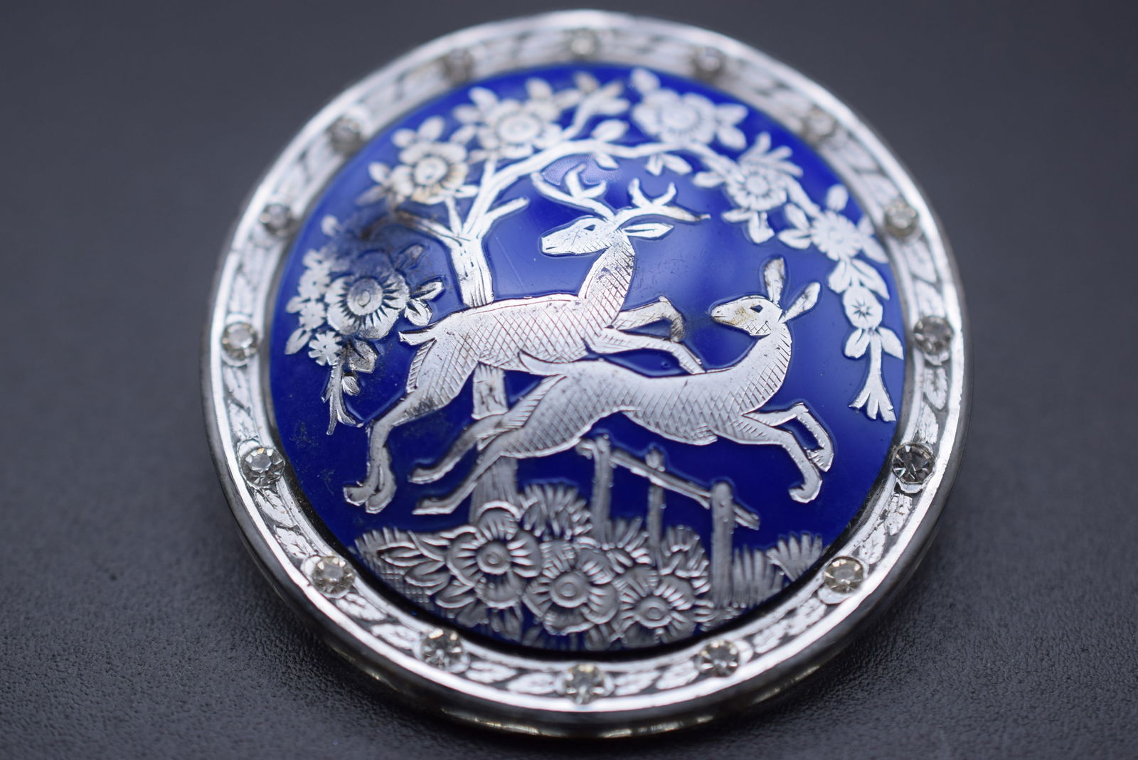 Made in France 1930's Lucite Brooch Pin Lot 1028: Made in France 1930's Lucite Brooch Pin measures 1 5/8"