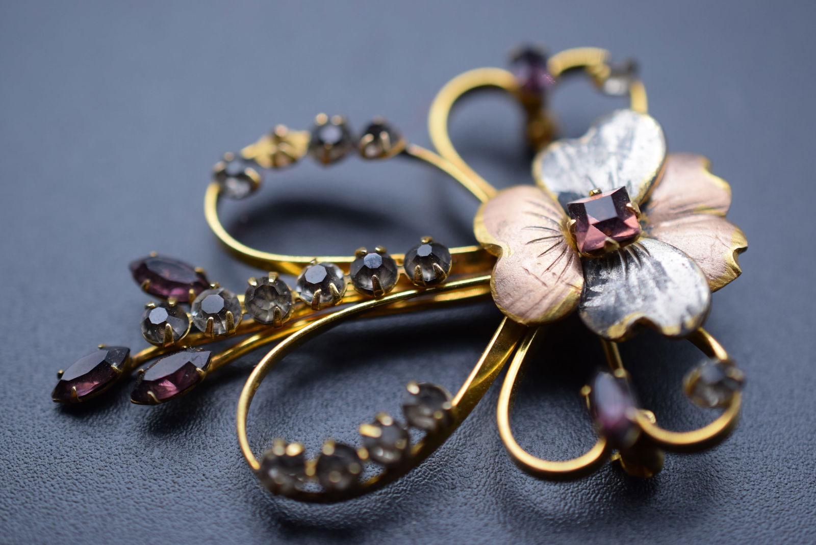 Rainbow Gold Filled Vintage 1940's 3 color Rhinestone Brooch Pin Lot 1031 (1 of 4)