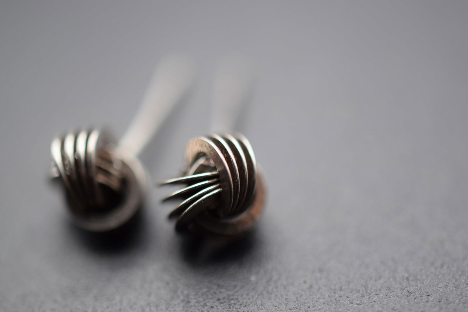 Sterling Silver 925 Knot Stud Pierced Earrings Lot# DG 1035: Sterling Silver 925 Knot Stud Pierced Earrings Measures 3/8" x 1/4" no buttterfly backs