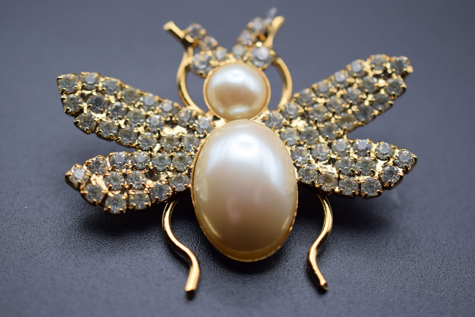 Rhinestone Pearl Bug Vintage Brooch Pin Lot 1048 (1 of 3)