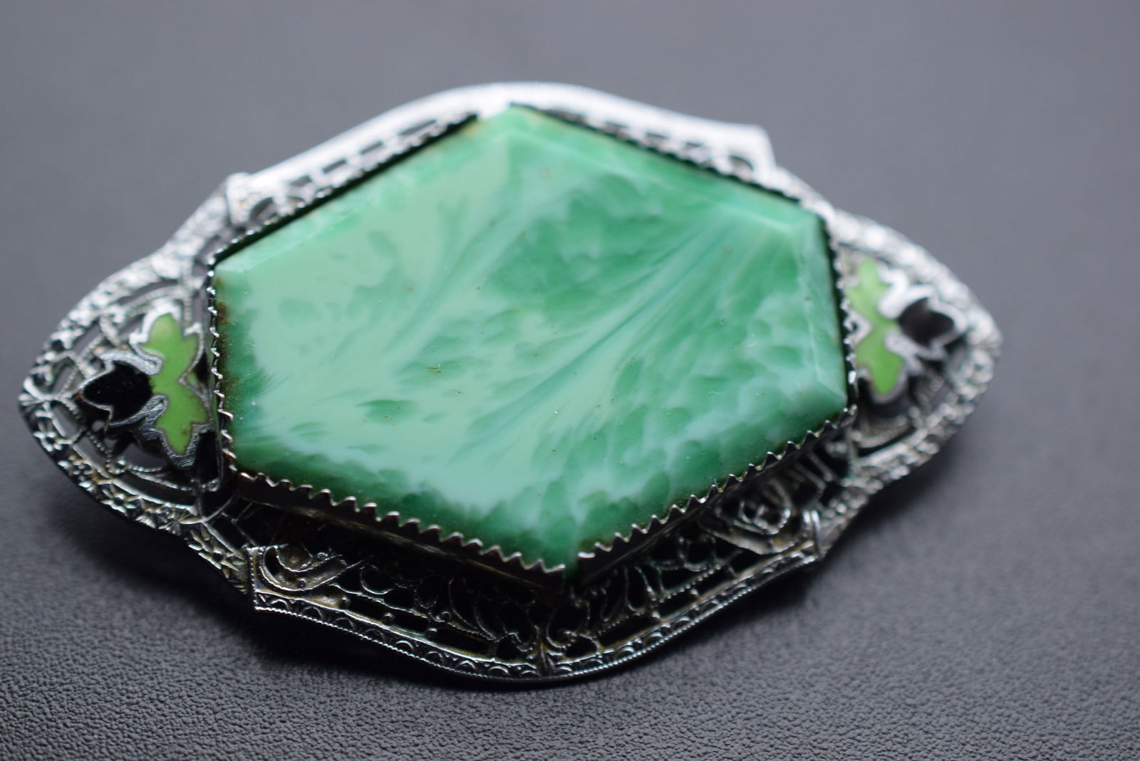 Czech Jadeite Enamel Vintage Brooch Pin Lot# DG 1079 (1 of 2)