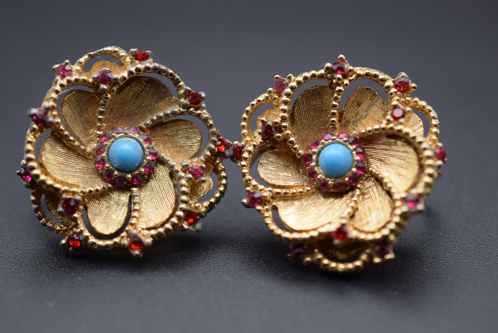 Boucher Numbered Clip Vintage Earrings Faux Turquoise Lot# DG 1091 (1 of 3)