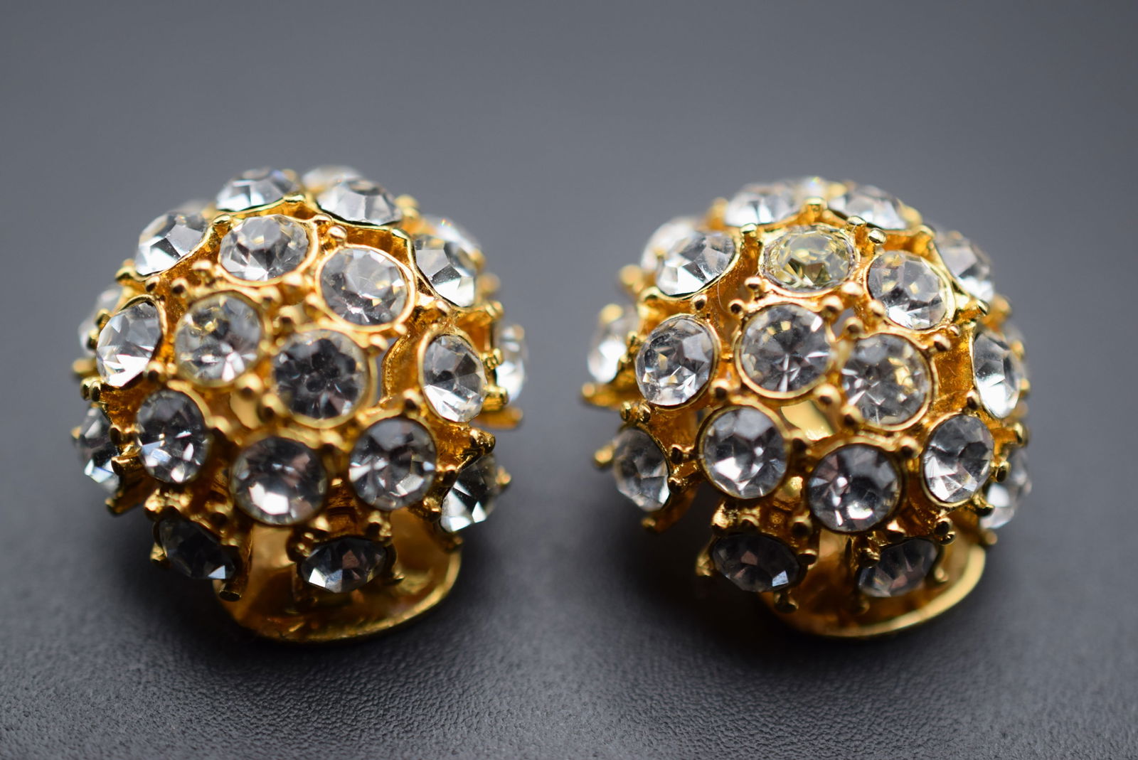 Nolan Miller Dome Rhinestone Clip Signed Earrings Retired Vintage Lot 1116: Nolan Miller Dome Rhinestone Clip Signed Earrings Retired Vintage Measures 7/8" in diameter signed ?Nolan Miller