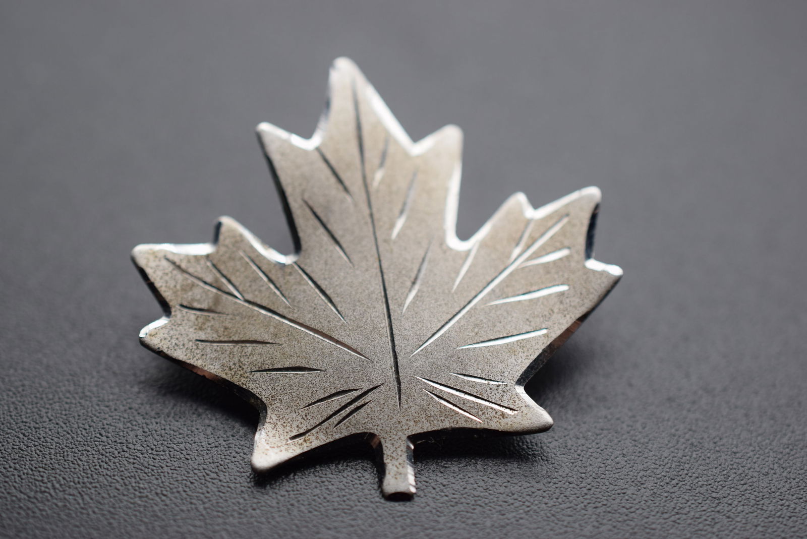 Sterling Maple Leaf Brooch Pin Signed Lot# DG 1145 (1 of 2)
