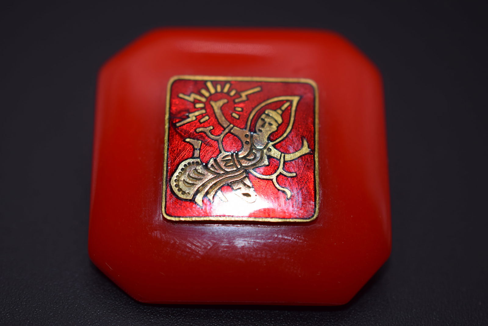 Siam Red Enamel on Resin Brooch Pin 1960's Vintage Lot 1160: Siam Red Enamel on Resin Brooch Pin 1960's Vintage measures 1 1/4" x 1 1/4"