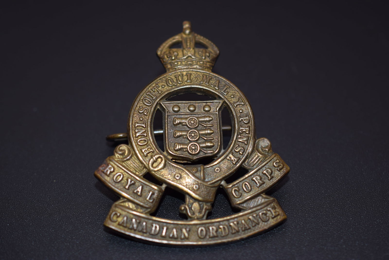 Royal Corps Canadian Ordnance Cap Collar Badge WWII Vintage Lot 1161 (1 of 2)