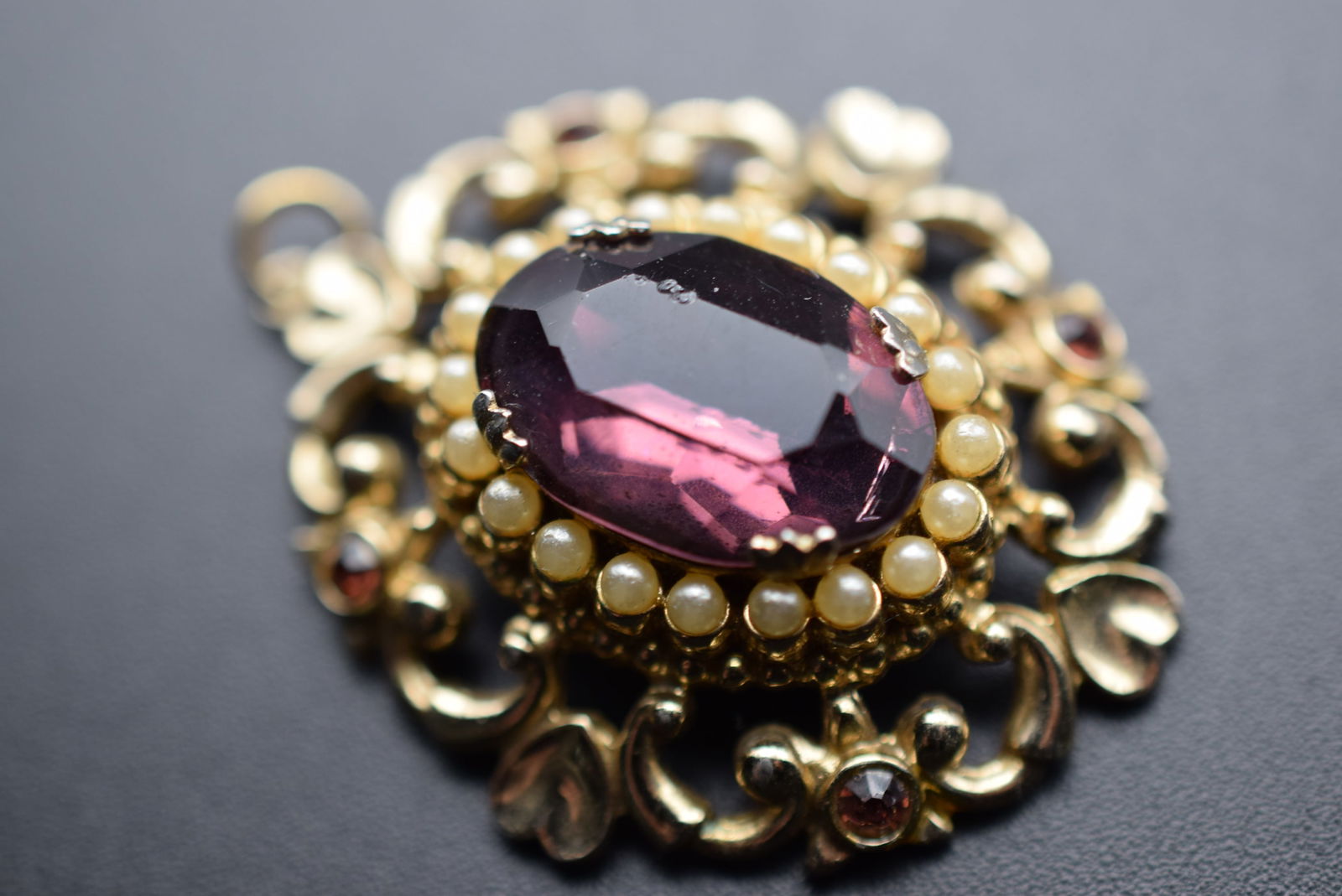 Rhinestone Hearts Pearls Pendant Vintage 1940's Lot# DG 1163 (1 of 2)