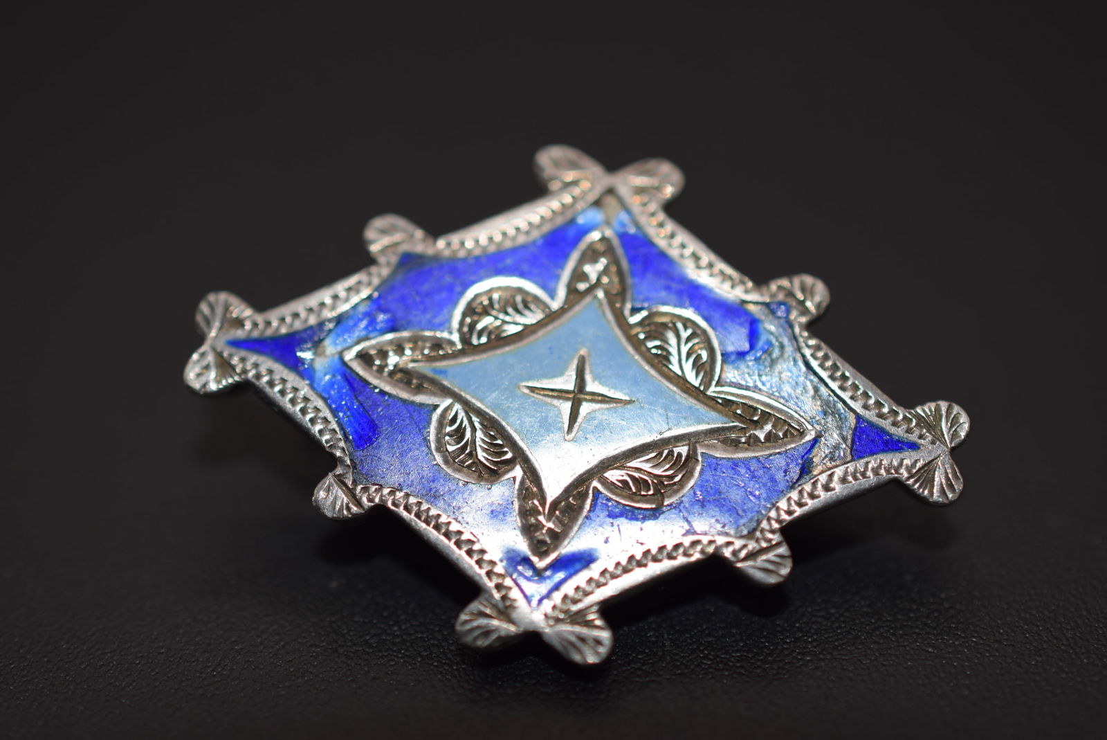 Edwardian Enamel Scatter Brooch Pin Vintage Lot 1169 (1 of 3)