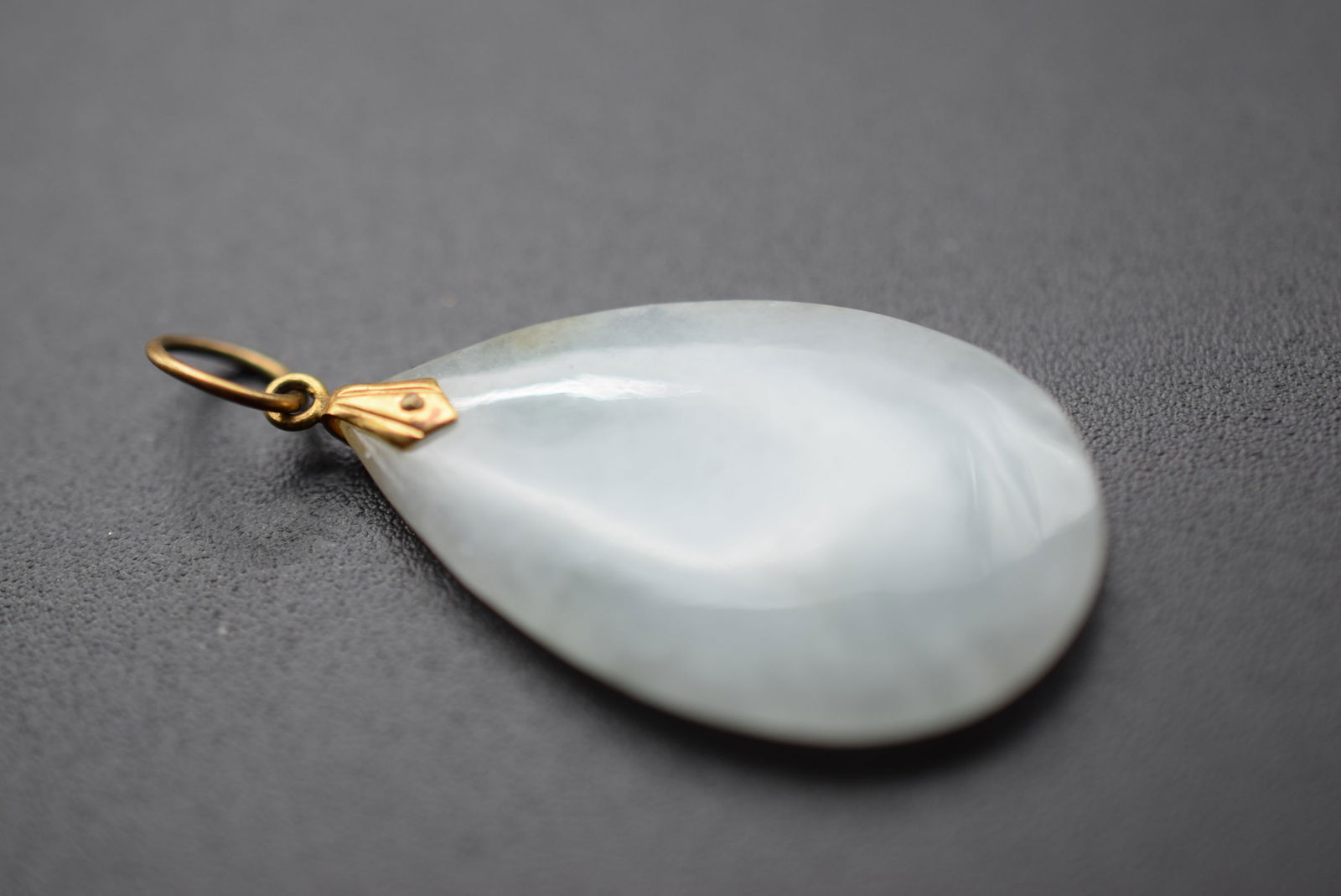 Jade Pendant Lot 1183 (1 of 3)