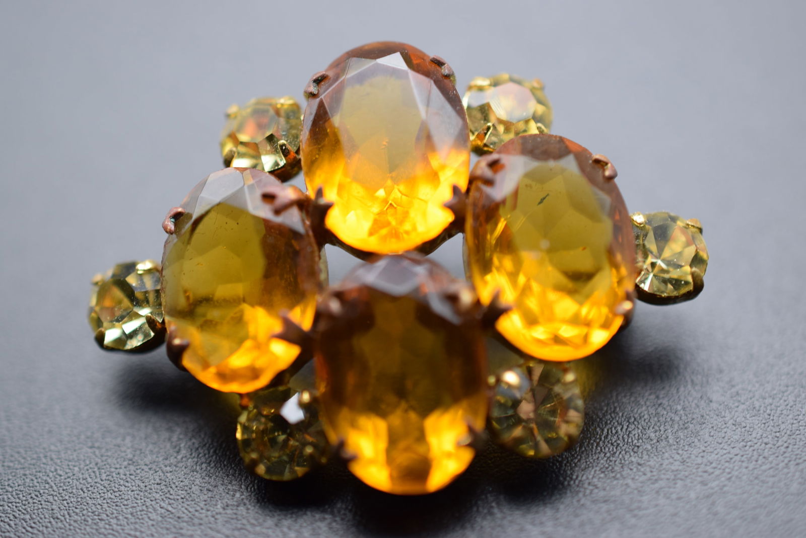 Rhinestone Vintage 1940's Brooch Pin Lot# DG 1207 (1 of 2)