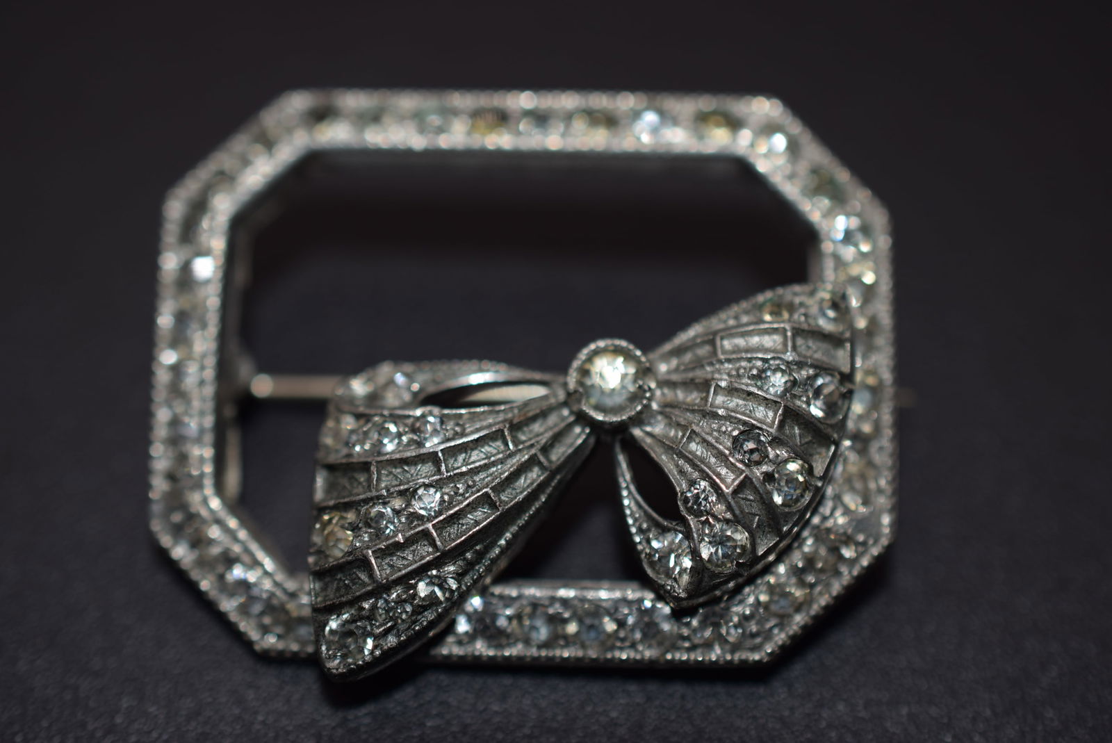 Pot Metal Paste Brooch Pin 1930's Vintage Lot 1221 (1 of 2)