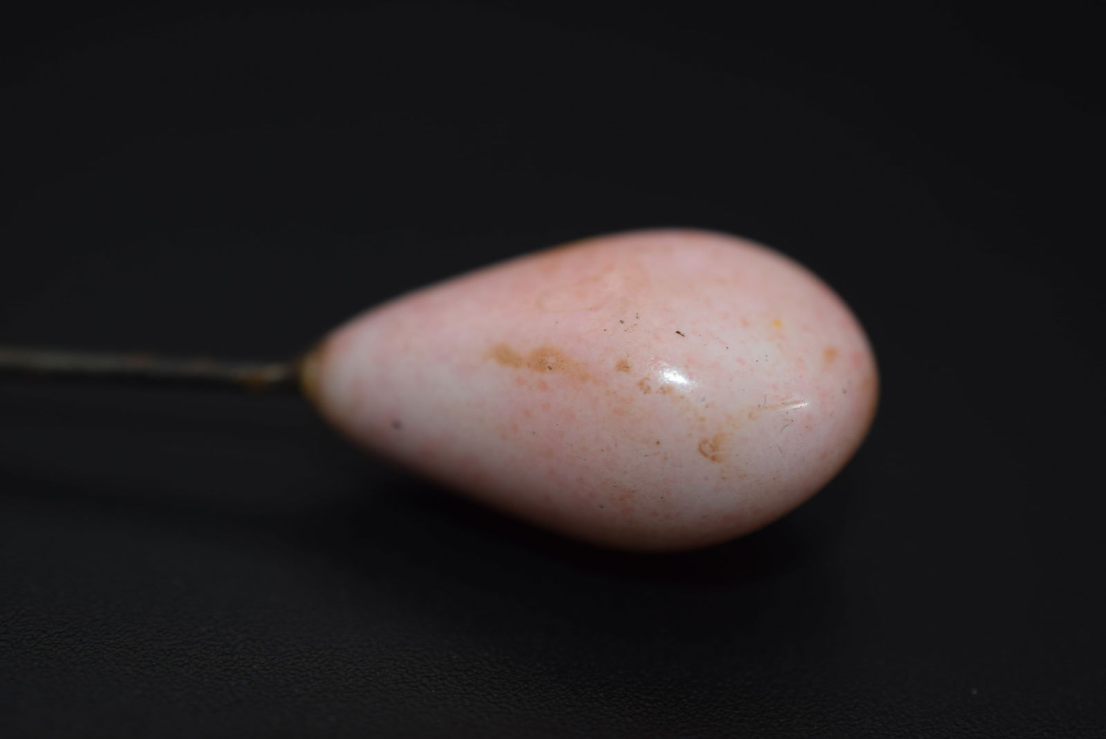 Pink Glass Hat Pin Edwardian Vintage Hatpin measures 5 7/8" Lot 1240: Pink Glass Hat Pin Edwardian Vintage Hatpin measures 5 7/8" long top measures 1"