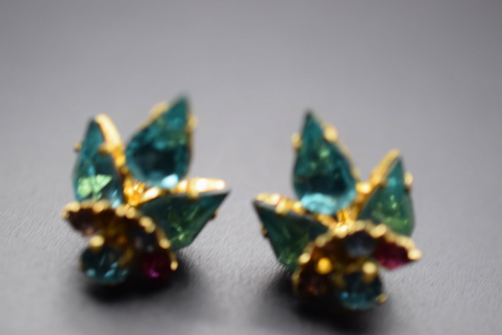 Czech Rhinestone Screwback 1940's Vintage Earrings Lot# DG 1243 (1 of 4)