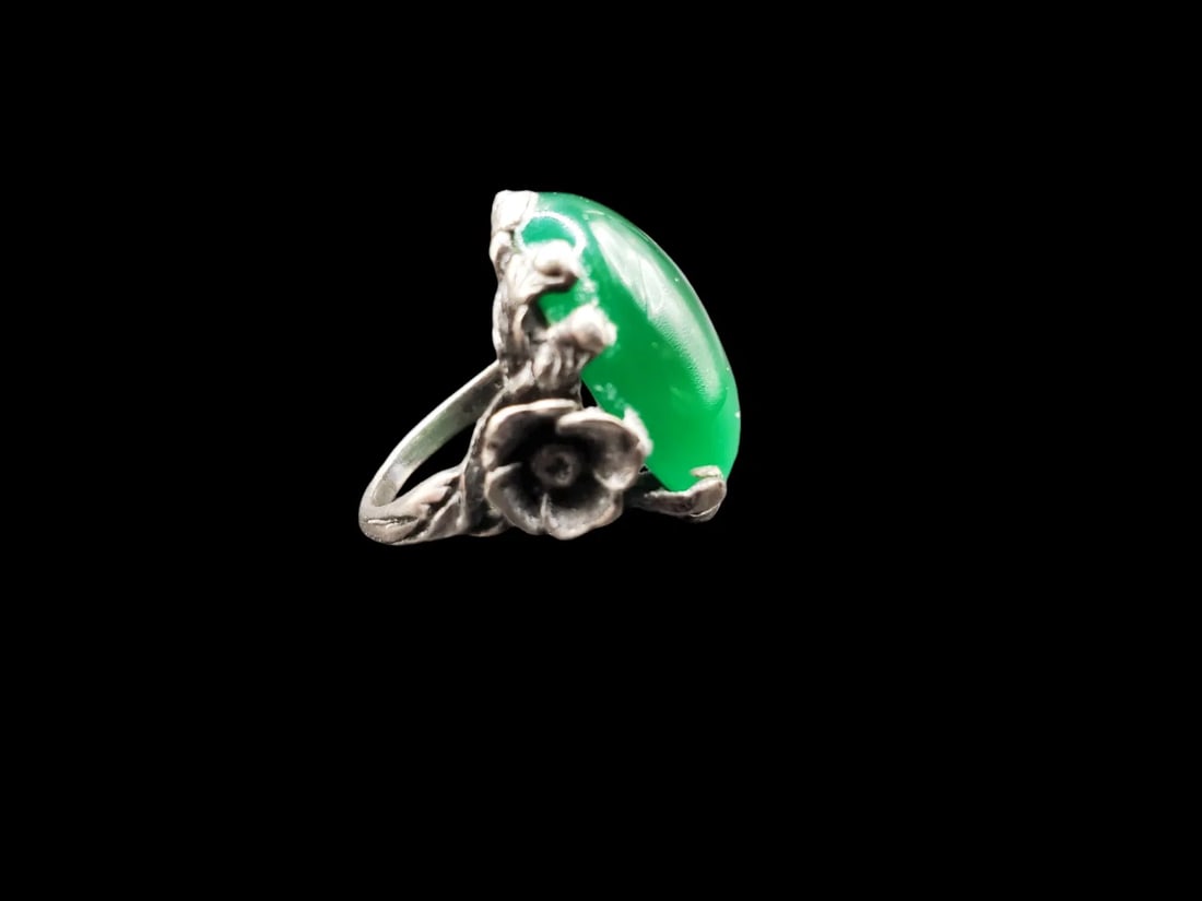 Green Onyx or jade Sterling Silver 925 old Ring size 5.5 .lot#2: Green Onyx or jade Sterling old Ring size 5.5 art nouveau signed AR and Strling inside top measures 1" across the top length no cracks or imperfections camera reflections only lighting reflections