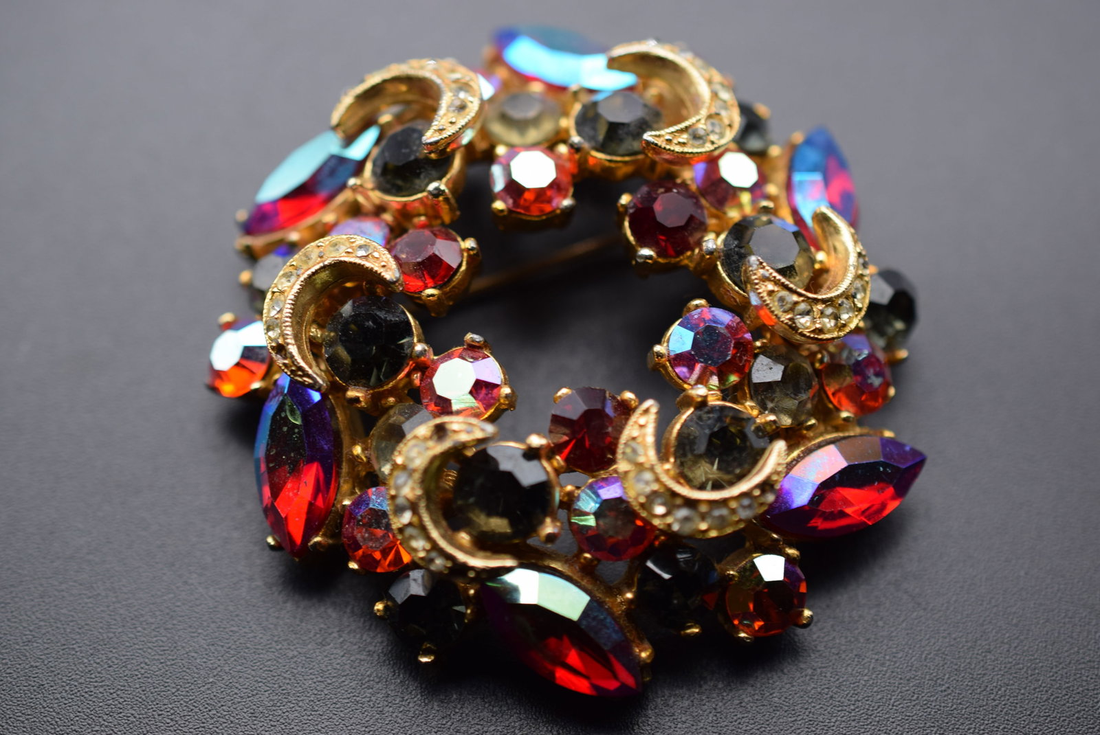 Sphinx Rhinestone Magnificent Quality Brooch Pin 1940's Signed Lot EH 3: Sphinx Rhinestone Magnificent Quality Brooch Pin 1940's Signed Sphinx measures 2 1/2" in diameter
