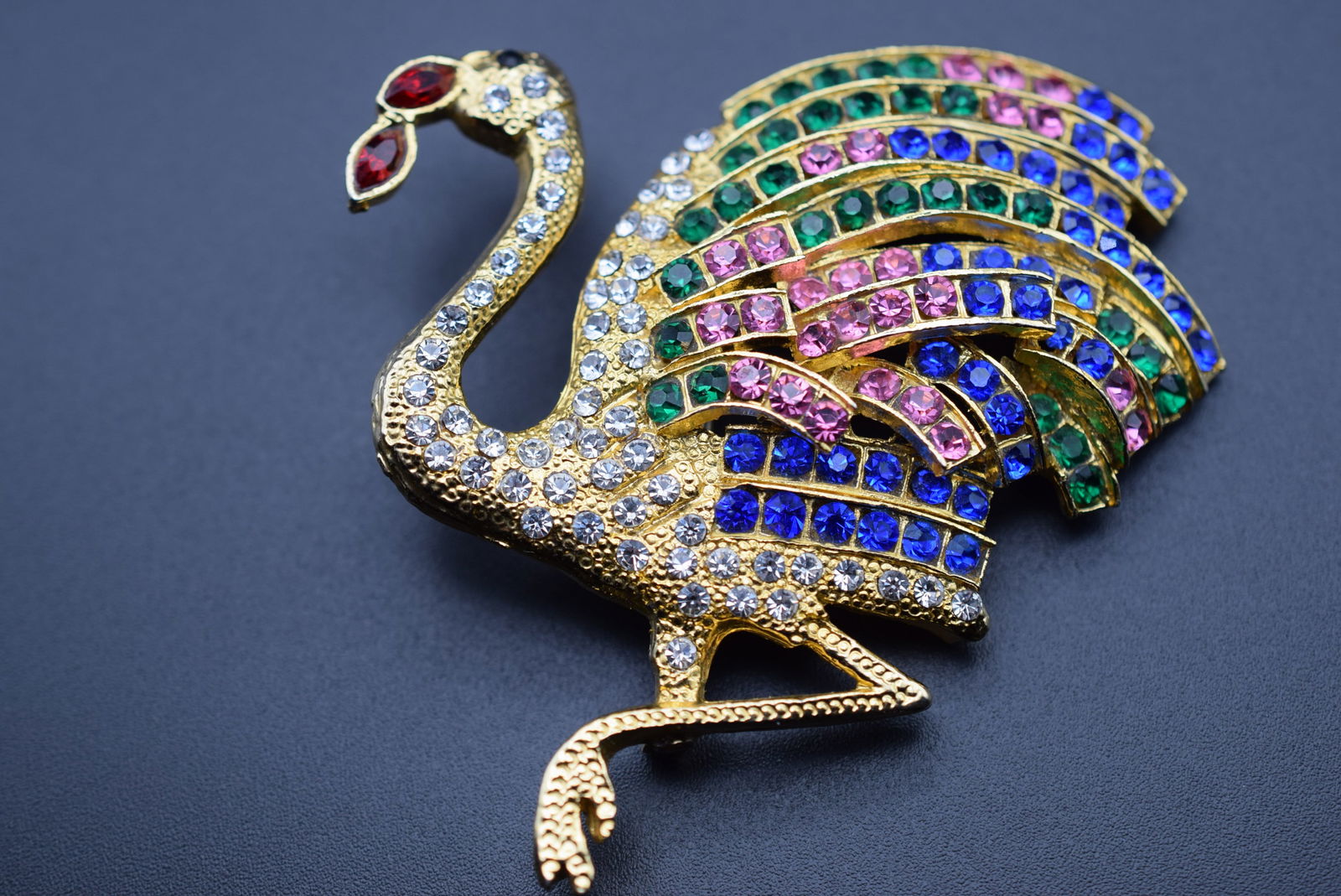 Flamingo Rhinestone Huge Brooch Pin Vintage Lot EH 4: Flamingo Rhinestone Huge Brooch Pin Vintage measures 3" x 2 3/4"