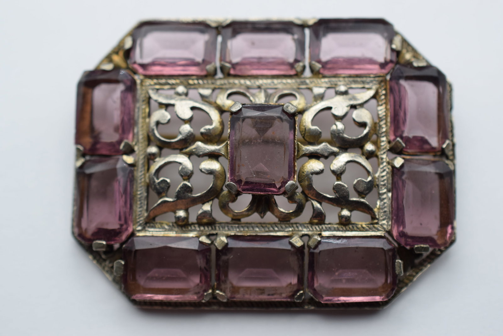 Old 1940's Amethyst Glass Brooch Pin Vintage Lot EH 20: Old 1940's Amethyst Glass Brooch Pin Vintage measures 2 5/8" x 2"