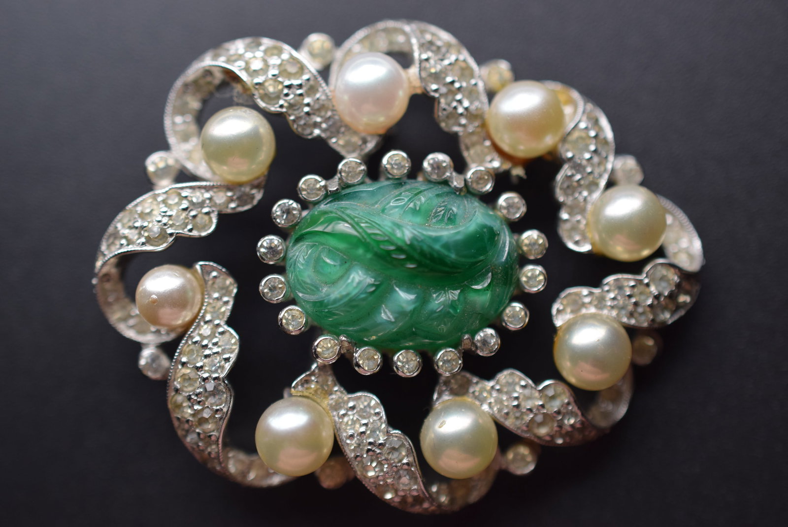 Magnificent Mazer Jomaz Rare Jadeite Glass Rhinestone Diamante Brooch Pin Vintage 1940's Lot EH 36: Magnificent Mazer Jomaz Rare Jadeite Glass Rhinestone Diamante Brooch Pin Vintage 1940's measures 2" x 1 5/8" signed Jomaz