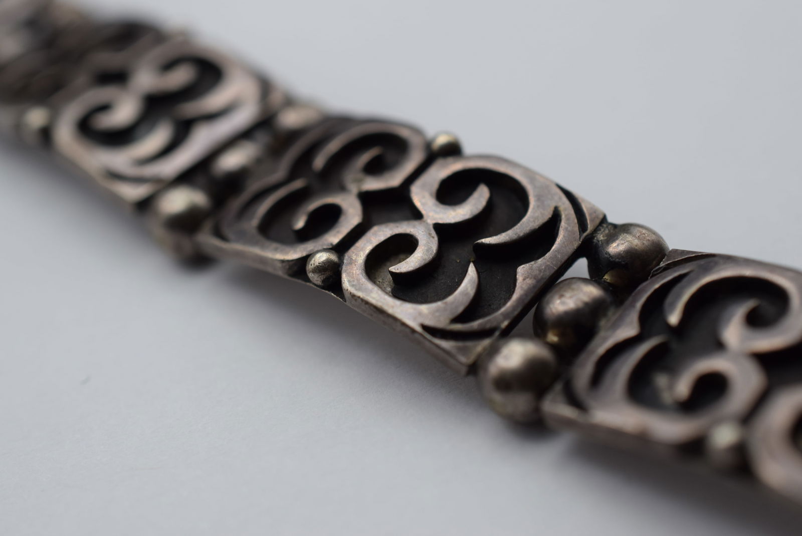 Taxco Mexico Massive MR Sterling Silver 925 Vintage Thick Signed Bracelet Lot EH 55: Taxco Mexico Massive MR Sterling Silver 925 Vintage Thick Signed Bracelet measures 7" x 5/8" signed Taxco Mexico MR 925 3 inside Eagle weighs 35.49 grams