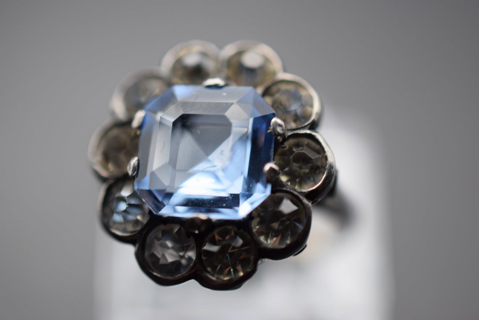 Magnificent Aquamarine CZ stones 1890's signed Sterling Europe Size 4.75 Lot# EH 76: Magnificent Aquamarine CZ stones 1890's signed Sterling Europe Size 4.75 Stamped on the outer band and top measures 5/8" weighs 4.12 grams