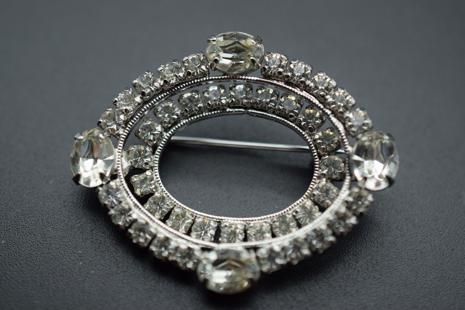 Rhinestone Rhinestone Brooch Pin Vintage Lot # BE 83 (1 of 2)