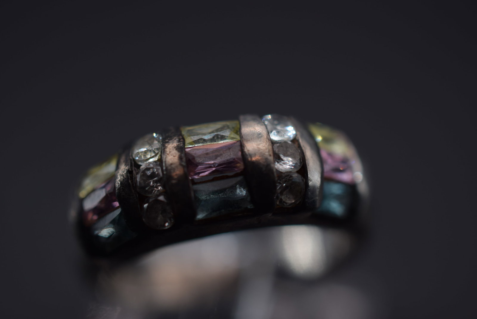 Pastel CZ Beauty Sterling 925 Ring Size 6 Lot EH 148: Pastel CZ Beauty Sterling 925 Ring Size 6 top measures 1/2" wide signed inside 925 weighs 5.33 grams