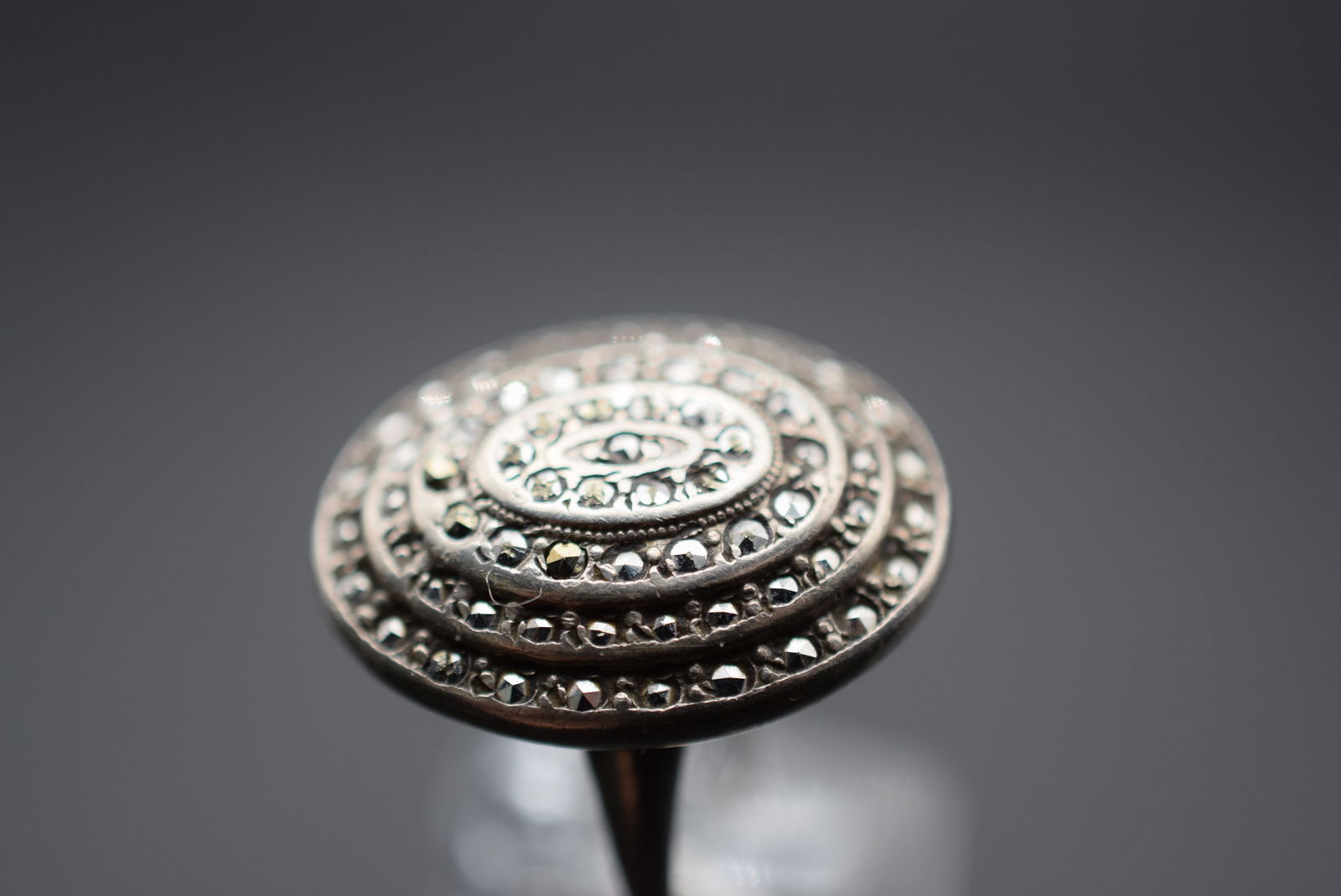 Marcasite Vintage Ring Size 8.5 Lot EH 155: Marcasite Vintage Ring Size 8.5 split shank needs repair very old unsigned