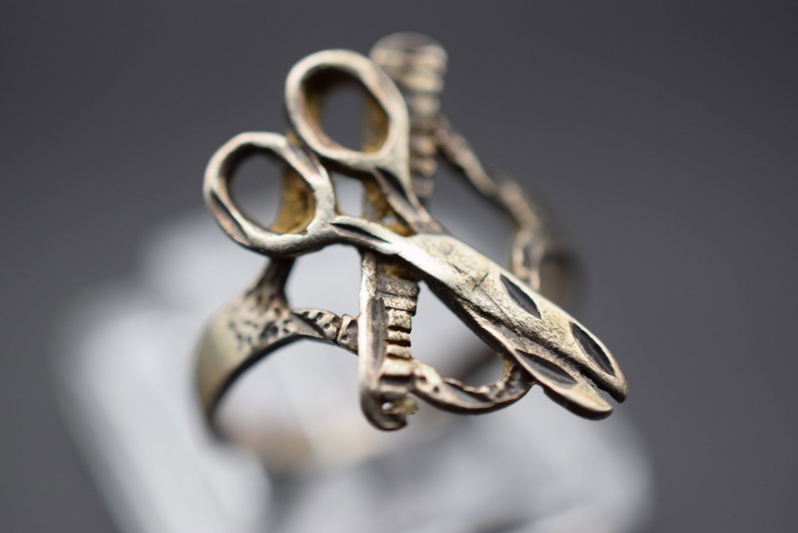 Hairdresser Scissors Comb Sterling Silver 925 Ring Size 5.5 Lot EH 221: Hairdresser Scissors Comb Sterling Silver 925 Ring Size 5.5 top measures 3/4" signed inside 925 weighs 1.87 grams