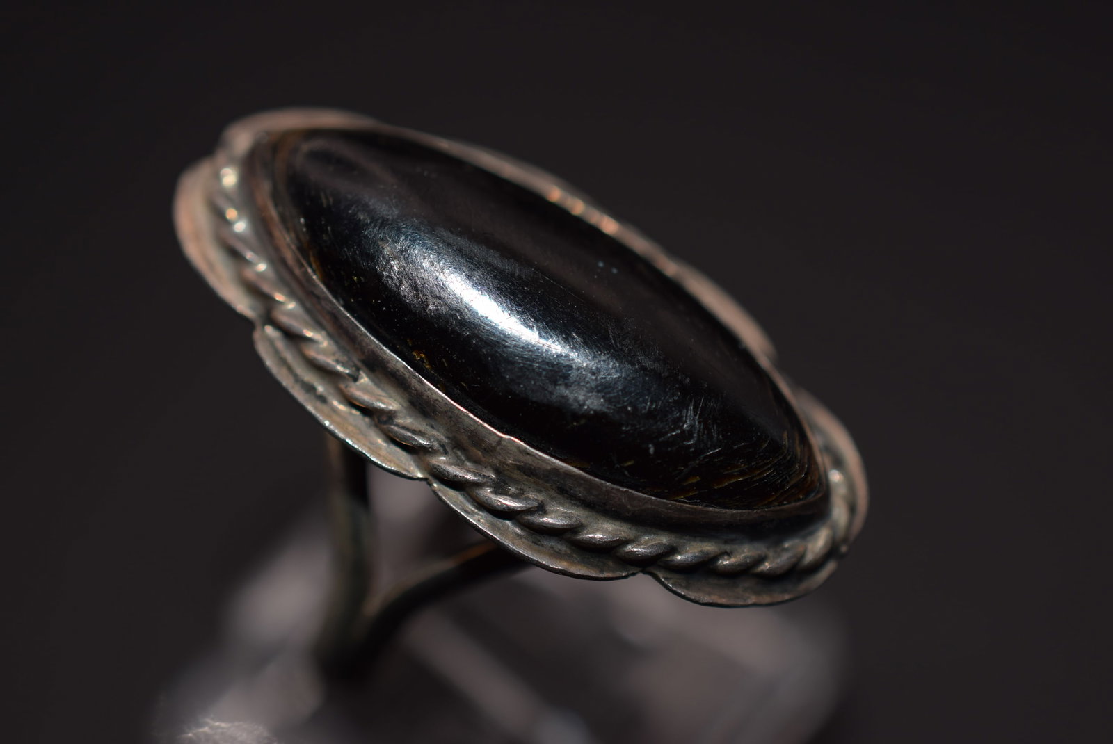 Huge Horn Finger Ring Sterling Silver 925 Size 7 Lot EH 226: Huge Horn Finger Ring Sterling Silver 925 Size 7 top measures 1 1/8" signed inside 925 weighs 4.42 grams