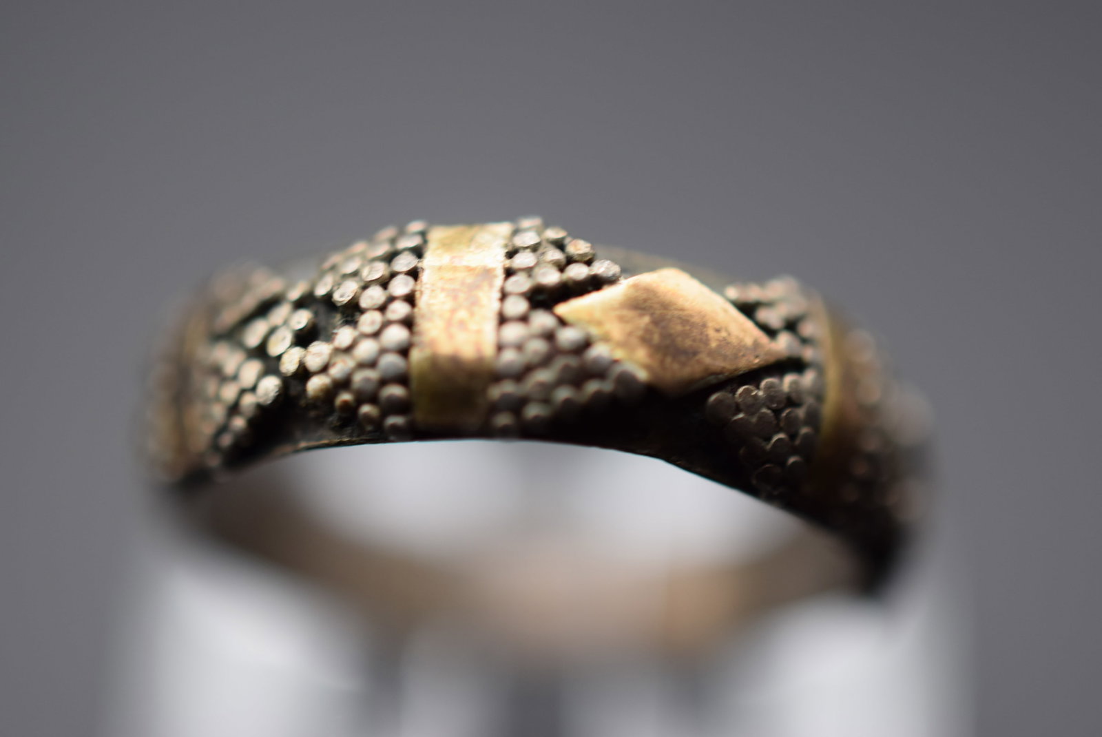 Repousse Dots Sterling Silver 925 Ring Size 5.25 Lot EH 230: Repousse Dots Sterling Silver 925 Ring Size 5.25 measures 1/4" signed inside 925 weighs 2.73 grams