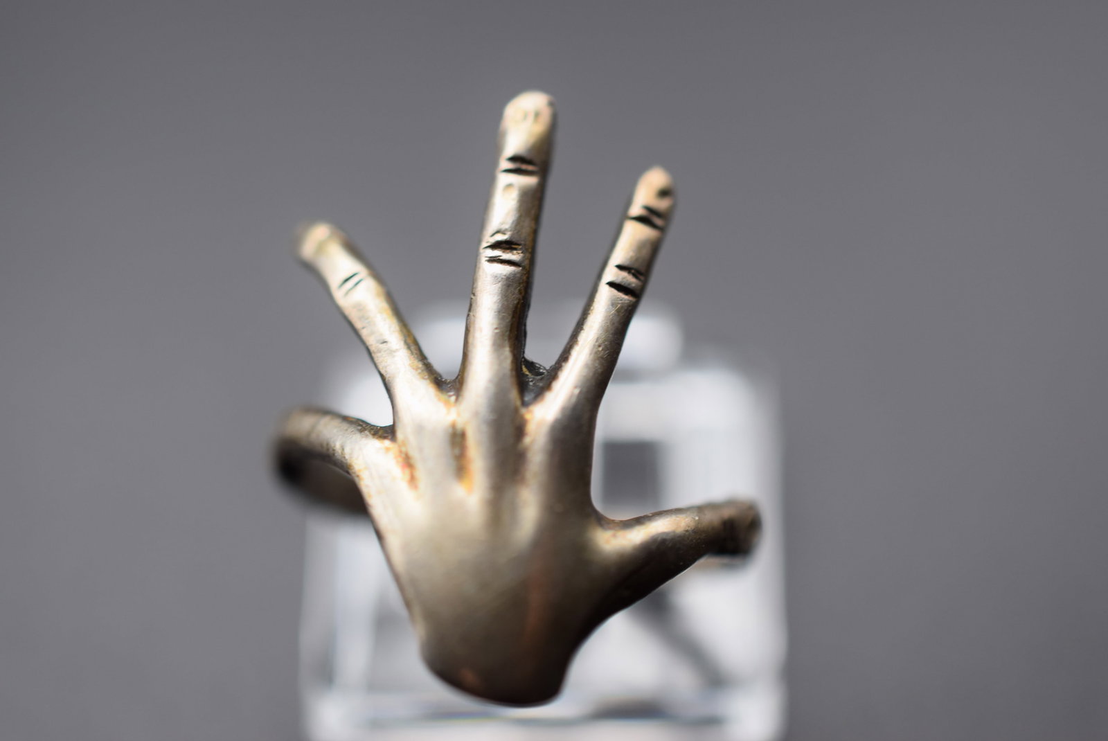 Wild Nice Huge Hand Ring Sterling Silver 925 Size 7.25 Lot EH 247: Wild Nice Huge Hand Ring Sterling Silver 925 Size 7.25 top measures a nice huge 1 1/8" and covers the finger entirely signed inside 925 weighs 5 grams
