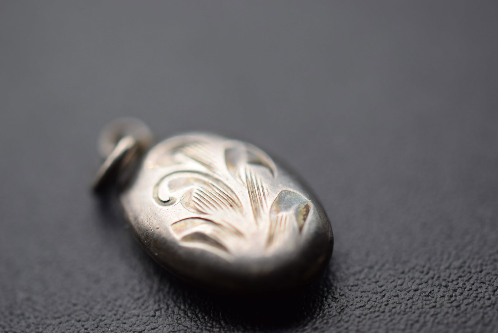 Teeny Tiny Sterling Pendant Vintage like Locket Lot EH 255: Teeny Tiny Sterling Pendant Vintage measures 1/2" x 3/8" signed Sterling on the back weighs .66 grams