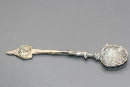 Lion Head Brass Super old Vintage Collector Spoon Espresso spoon patina .lot#266: Lion Head Brass Super old Vintage Collector Spoon Espresso spoon patina measures 3 3/4" x 7/8" very ornate unusual